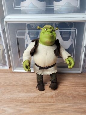 Shrek Mcfarlane plush with working sound chip *only Says HELLO THERE. DREAMWORKS